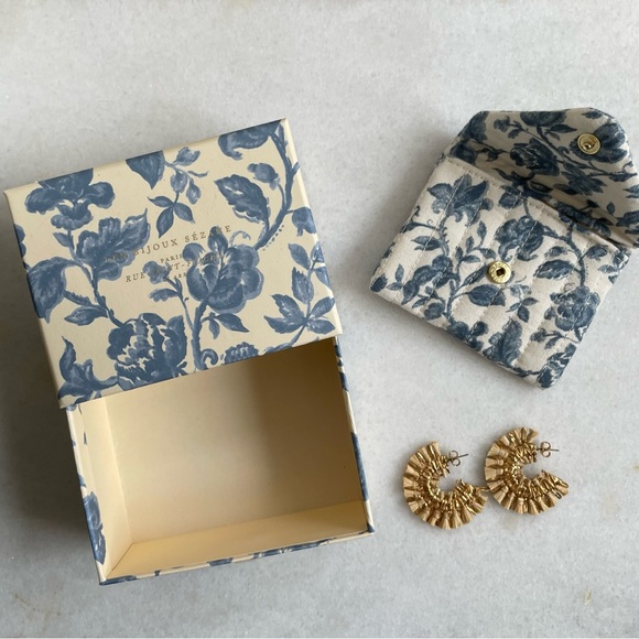 Sezane Mathis Anneaux Gold Fan Statement Earrings - Picture 2 of 7